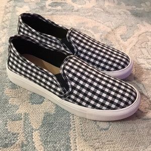 Slip on sneakers